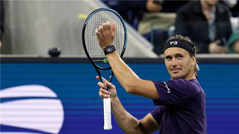 Mit Rückenschmerzen: Zverev möchte Spielverderber werden Alexander Zverev hat in New York die dritte Runde erreicht.
