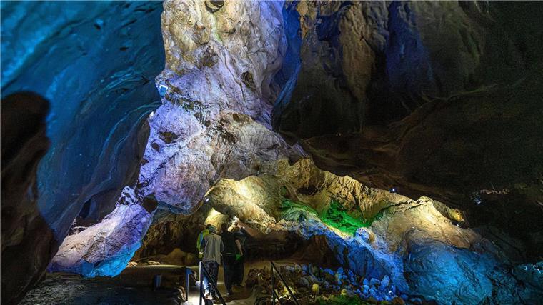 150 und ein Jahr - Tropfsteinhöhle feiert kurioses Jubiläum An und in der Iberger Tropfsteinhöhle in Bad Grund wird an diesem Wochenende ein kurioses Jubiläum gefeiert.