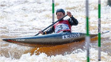  Andrea Herzog belegte beim Weltcup in Prag erneut den dritten Rang.
