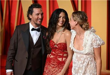  Camila Alves McConaughey und Matthew McConaughey - hier mit Jennifer Lawrence - haben drei gemeinsame Kinder. (Archivbild)