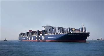   „CMA CGM Marco Polo“ Marco-Polo Klasse, CMA CGM, 396 Meter, 54 Meter Breite, 1...