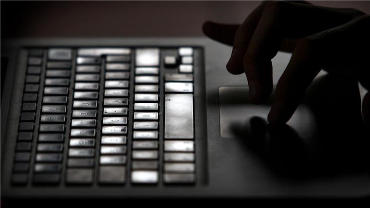  Das Bundesamt für Verfassungsschutz warnt vor der Gefahr, die von den Schadprogrammen „Moonshine“ und „BadBazaar“ ausgeht. (Archivfoto)