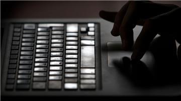  Das Bundesamt für Verfassungsschutz warnt vor der Gefahr, die von den Schadprogrammen „Moonshine“ und „BadBazaar“ ausgeht. (Archivfoto)