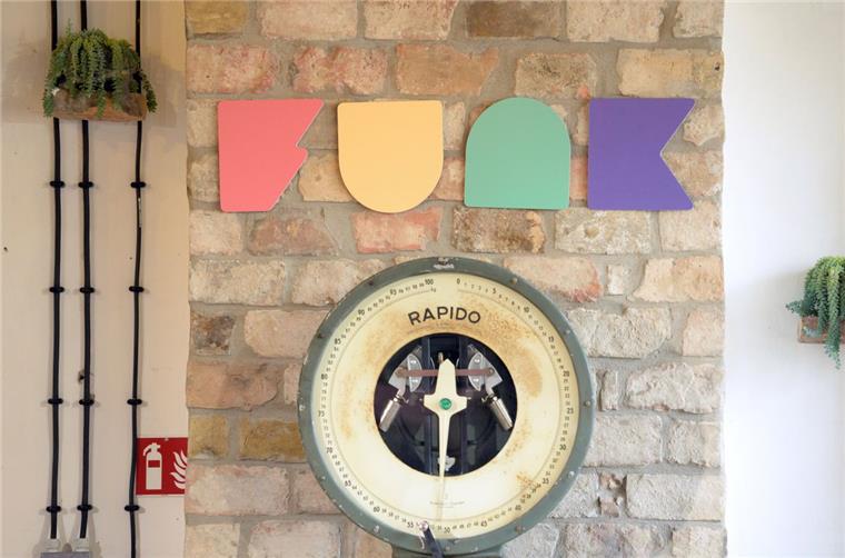 Neues Jugendangebot von ARD und ZDF geht online Das Online-Programm "funk", mit dem 14- bis 29-Jährige ins Netz gelockt werden sollen, startet am 1. Oktober.