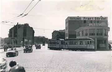  Die Straßenbahnlinie 3 fuhr damals von der Kaistraße in die Georgstraße.