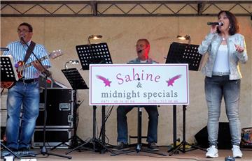  Es gab Live-Musik von „Sabine & den Midnight Specials&quot;. Foto Stehn