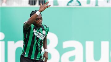  Hannover 96 wartet weiter auf die Ablöse für den früheren Spieler Derrick Köhn.
