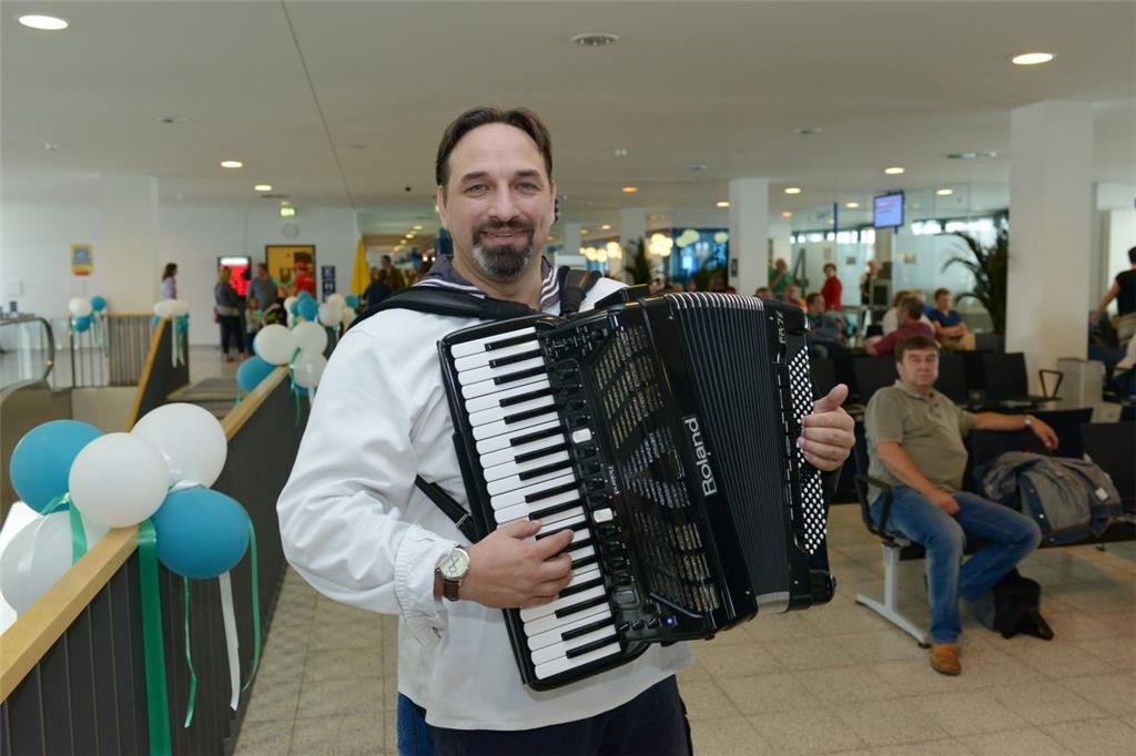  Jens Schakies macht im Terminal Musik.