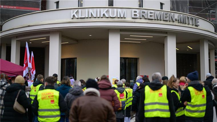 Warnstreiks an Bremer Kliniken und in Kita Operationen drohen auszufallen, in den Krankenhäusern wird nur in Notbesetzung gearbeitet.