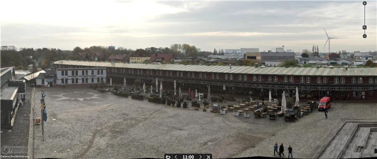 ... und das der Blick auf den Platz an sich.