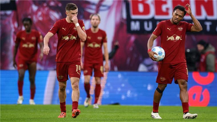 Druck für Rose in Leipzig immer größer: 1:5 gegen Wolfsburg 0:3 im eigenen Stadion zur Halbzeit. RB Leipzig ist komplett von der Rolle.