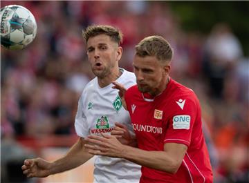 1. FC Union Berlin gegen Werder Bremen: Niclas Füllkrug (links) im Zweikampf mit Marvin Friedrich.