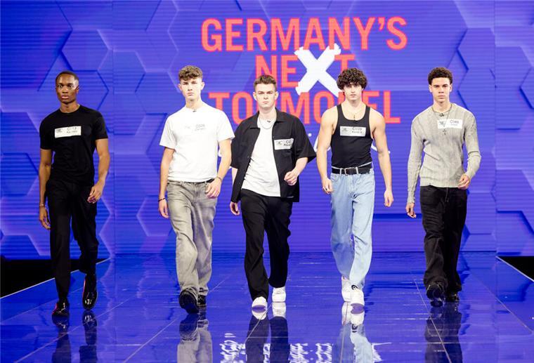 GNTM-Highlight: Männer treten erstmals in eigener Folge an Titel: Germany's Next Topmodel - by Heidi Klum; Staffel: 20; Folge: 2; Person: Kadio; Clemens; Alex J.; Kevin; Julius; Copyright: ProSieben/Nadine Rupp; Fotograf: Nadine Rupp;