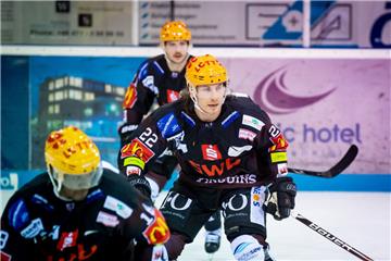 11 Tore, 19 Vorlagen: Chad Nehring spielt bei den Pinguins eine tolle Saison.