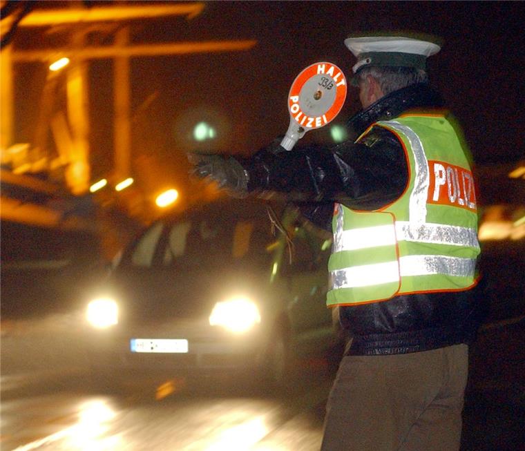 Polizei schnappt 1110 Temposünder an einem Tag 1110 Temposünder rasten am Sonntag auf der B4 im Harz in die Falle der Polizei.