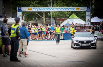 14. Bremerhavener City-Marathon mit über 1000 Teilnehmern und verschiedenen Läuf...