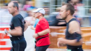 14. Bremerhavener City-Marathon mit über 1000 Teilnehmern und verschiedenen Läuf...
