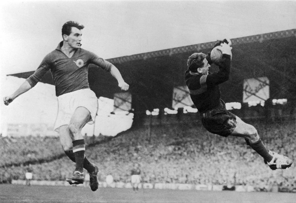 1960: Jugoslawien – Frankreich 5:4 - Das torreichste Spiel der EM-Geschichte gab...