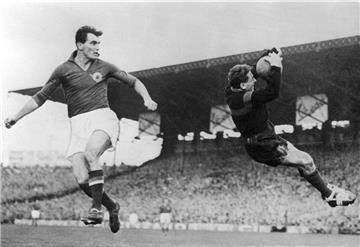 1960: Jugoslawien – Frankreich 5:4 - Das torreichste Spiel der EM-Geschichte gab...