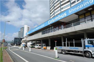 1978 wurde das Columbus-Center in Bremerhaven gebaut – nun muss eine neue Brüstung für den außen liegenden Fluchtweg her.