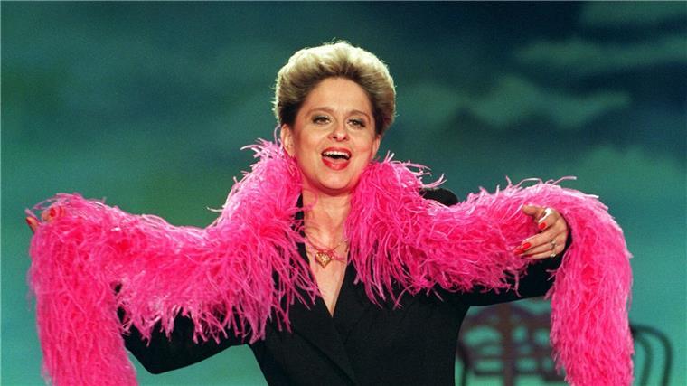Dagmar Frederic - Schlagerstar mit großer Klappe und Humor 1993 präsentierte Dagmar Frederic die MDR-Fernsehrevue „Meine Show“. (Archivbild)