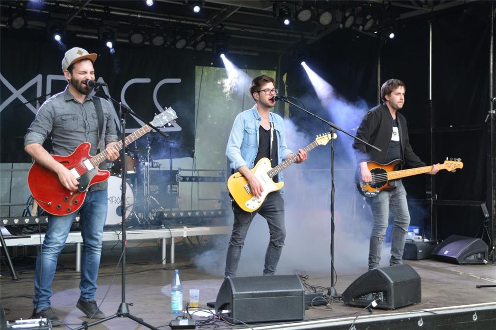 20 Bands rocken das Beerster Gymnasium: So sah es auf dem NIG-Rock-Festival aus.