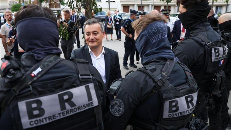 2.000 Polizisten schützen die Olympia-Abschlussfeier 2.000 Polizeibeamte werden zum Schutz der Abschlussfeier von Olympia in Paris eingesetzt.