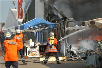2007 brannte auf der Tarmstedter Ausstellung eine Imbissbude. Die Flammen griffen auf ein angrenzendes Zelt über.