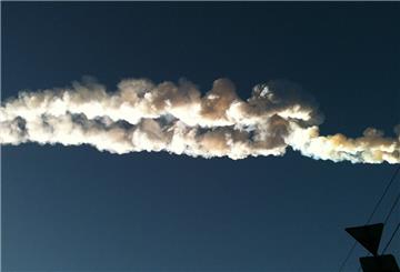 2013 hinterließ ein Meteorit in Tscheljabinsk eine weiße Spur am Himmel. 