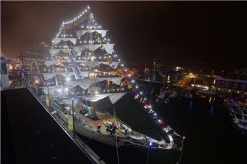 2015 lockte die Sail unzählige Schiffe nach Bremerhaven.