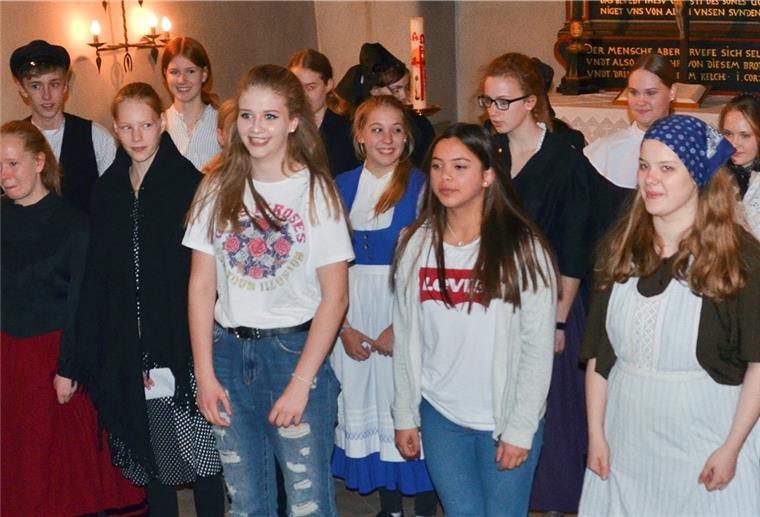 2017 feierte Deutschland 500 Jahre Reformation. In der Gangolf-Kirche in Oerel führten Schüler ein plattdeutsches Theaterstück auf. Für „Von Luther bet von Daag“ aus der Feder von Hans-Hinrich Kahrs gab es viel Applaus. Auch für das neue Projekt setzt die Schule unter anderem auf Platt.