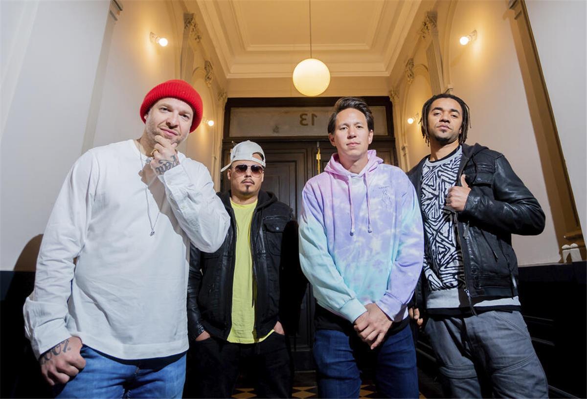 TikTok-Video nach Deichbrand-Auftritt: Tritt Culcha Candela auch 2025 beim Festival auf? Die Band Culcha Candela bestehend aus Mateo Jasik (l-r), Don Cali, Chino con Estilo und Johnny Strange (bürgerlich John Magiriba Lwanga).
