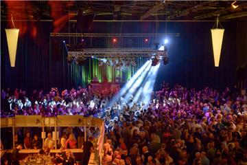 2500 Menschen feierten in der Stadthalle.