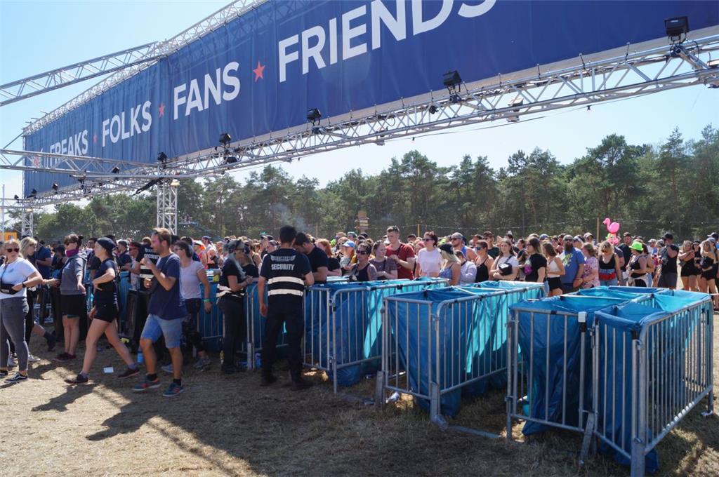 3,2,1: Los geht es auf dem Infield des Deichbrands. Foto: Nobel