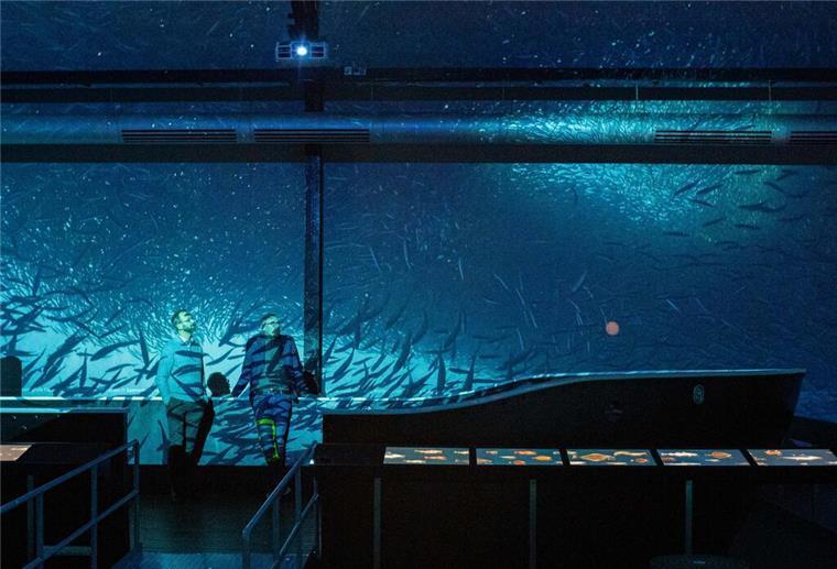 Fischerlebnis rundherum 360-Grad-Kino-Ausstellung im Fischbahnhof Bremerhaven.
