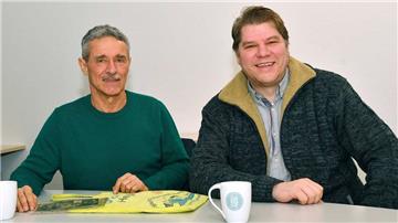 40 Jahre Die Grünen: Thomas Lauber (links) und der Rotenburger Ortsverbandsvorsitzende Marc Andreßen freuen darüber, wo die Grünen heute stehen.