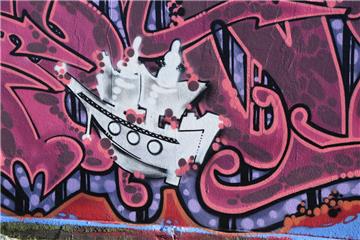 400 Meter feinste Graffitikunst ist an der Oststraße im Fischereihafen zu sehen....