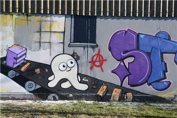 400 Meter feinste Graffitikunst ist an der Oststraße im Fischereihafen zu sehen....