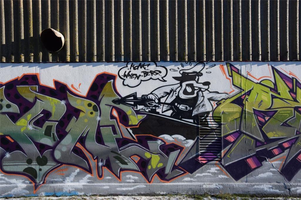 400 Meter feinste Graffitikunst ist an der Oststraße im Fischereihafen zu sehen....