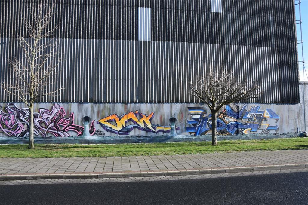 400 Meter feinste Graffitikunst ist an der Oststraße im Fischereihafen zu sehen....
