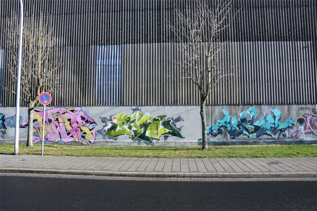 400 Meter feinste Graffitikunst ist an der Oststraße im Fischereihafen zu sehen....