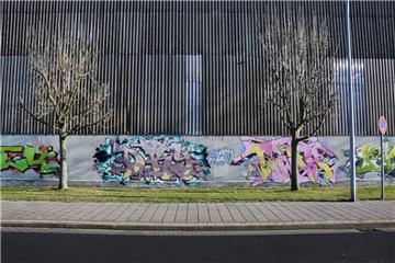 400 Meter feinste Graffitikunst ist an der Oststraße im Fischereihafen zu sehen....