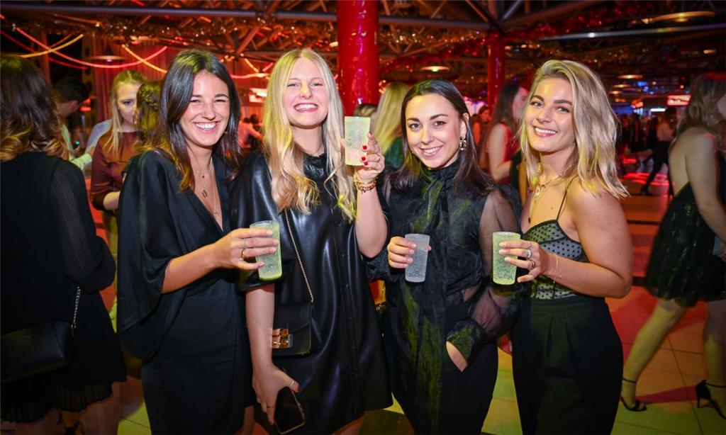 4500 Besucher, darunter Lena Grantz, Melena Hüller, Klara Didlap und Gesa Schesc...