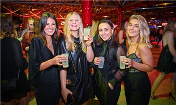 4500 Besucher, darunter Lena Grantz, Melena Hüller, Klara Didlap und Gesa Schesc...