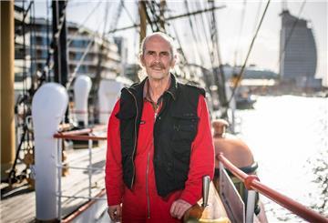 46 Jahre an Bord: So lange hat Ingo Müller-Fellmett auf der "Schulschiff Deutschland" gearbeitet. Jetzt ist er in Rente gegangen. Ganz leise - so wie er das wollte.