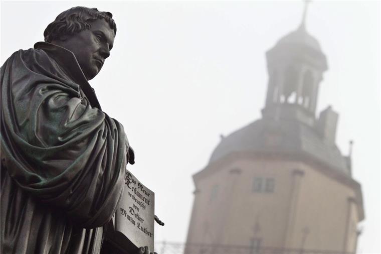 499 Jahre ist es her, dass Martin Luther seine 95 Thesen an die Schlosskirche in Wittenberg genagelt hat.