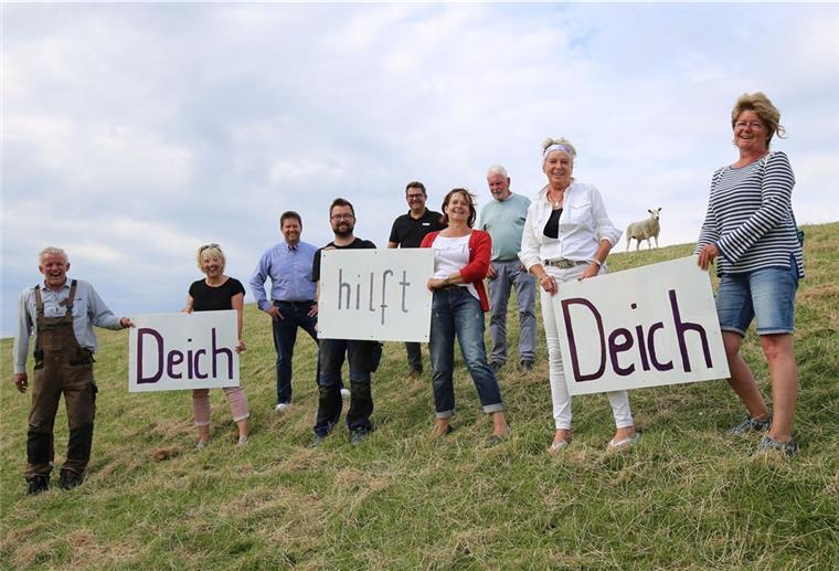 Spendenaktion aus Butjadingen für das Ahrtal 50 Butjenter haben sich für die Spendenaktion zusammengetan, um sich über Parteigrenzen hinweg für die Flutopfer einzusetzen. Stellvetretend für alle trafen sich einige von ihnen am Deich, um auf die Aktion aufmerksam zu machen.