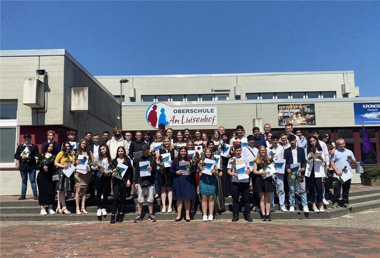 55 Schülerinnen und Schüler wurden nun an der Oberschule Am Luisenhof verabschiedet.