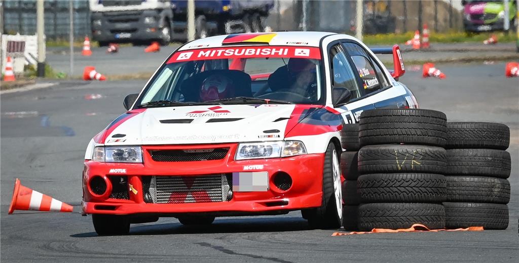 60 Fahrer gingen an den Start. 