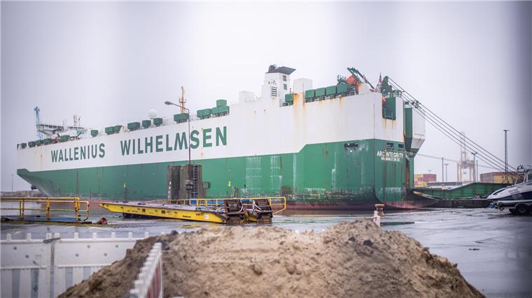 US-Panzer für die Ukraine sind in Bremerhaven angekommen 60 Schützenpanzer sollen sich an Bord der Arc Integrity befunden haben, die am Freitagmorgen in Bremerhaven festgemacht hat. Nach der Entladung stehen die militärischen Fahrzeuge noch im Hafen.